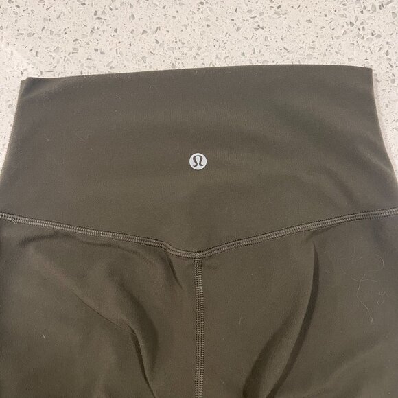 LULULEMON "In Movement" High-Rise Crop Everlux 19" or 25" | Sz 4 | Dark Olive - Picture 3 of 9